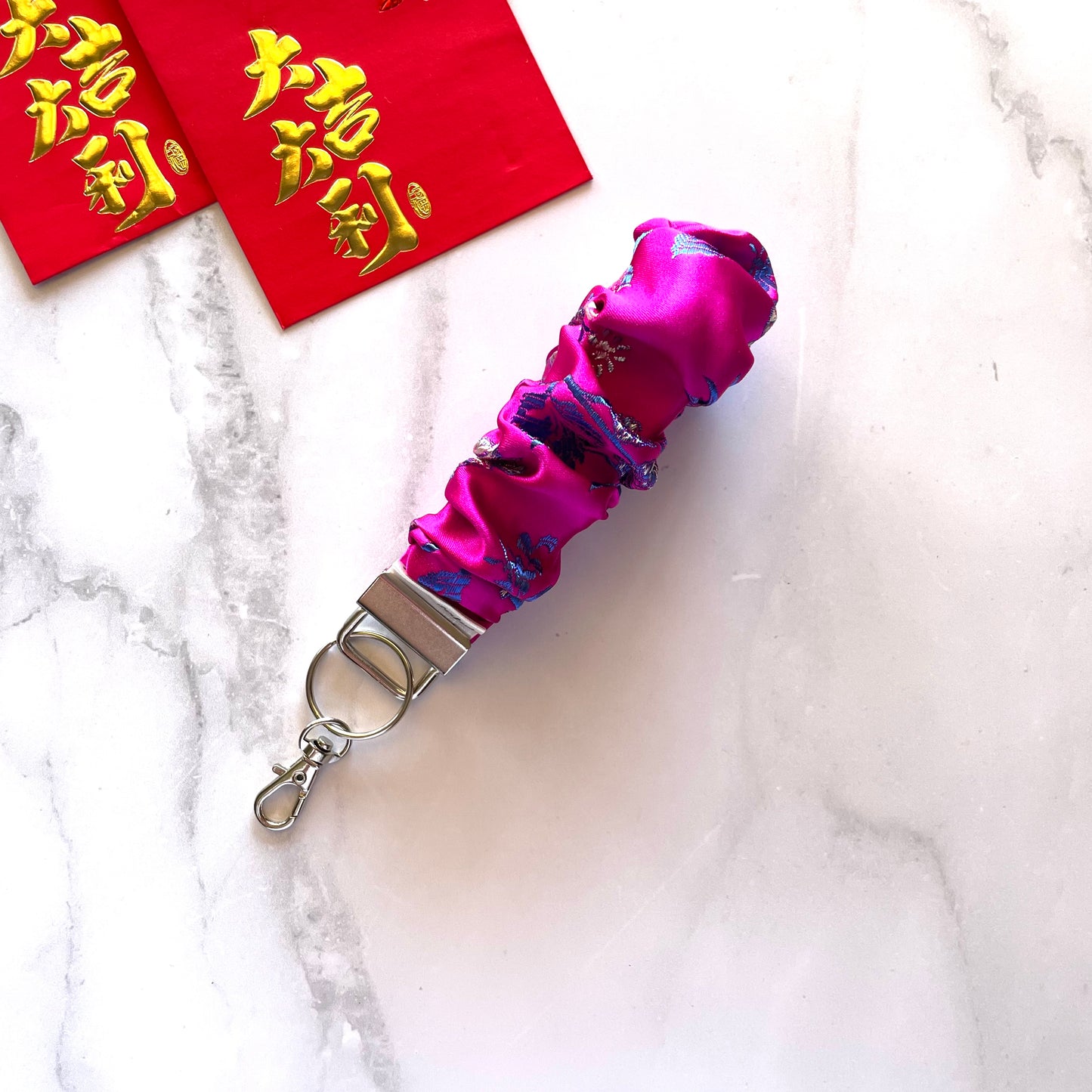 CHEONGSAM SCRUNCHIE KEYCHAIN - FUCHSIA