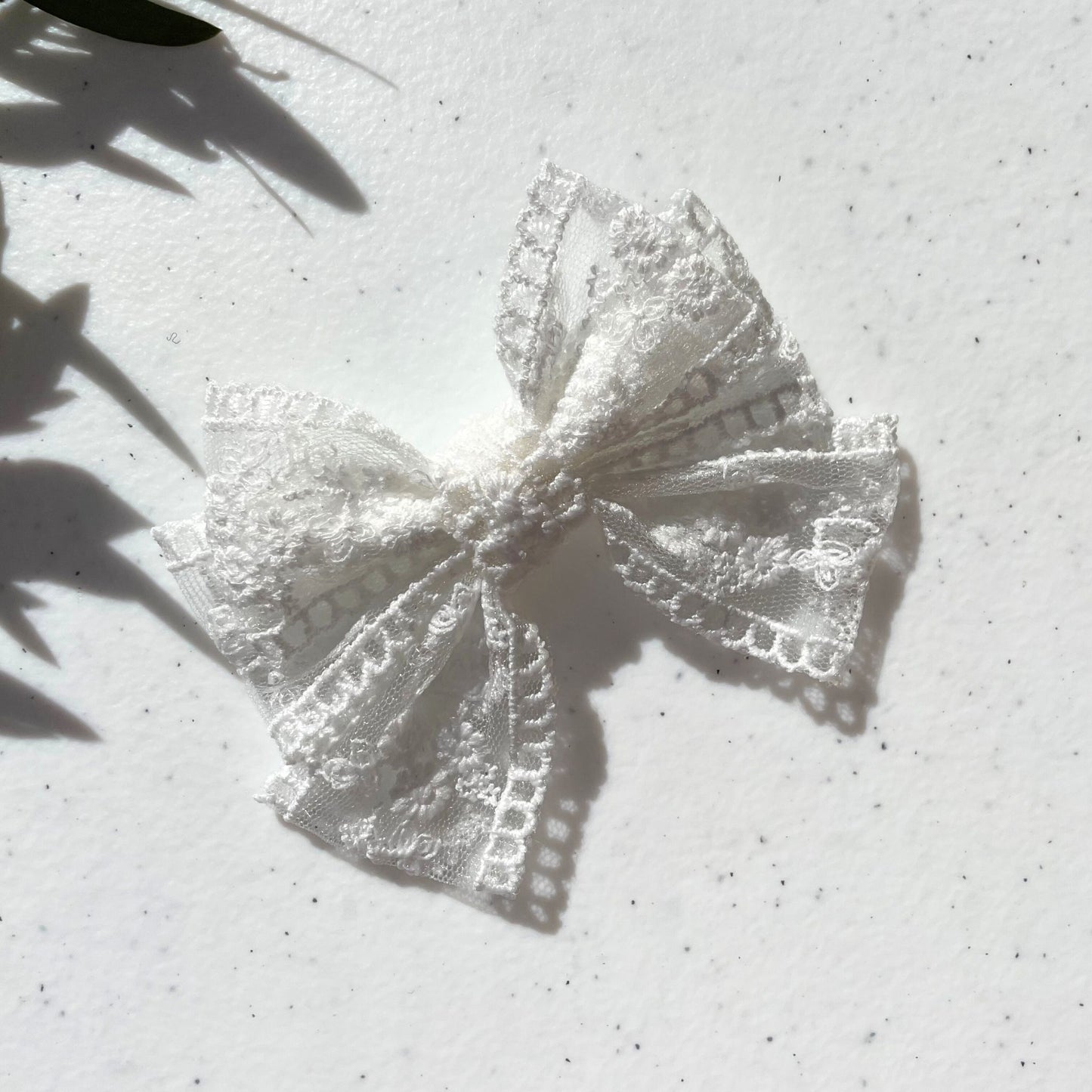 LACE BOW WHITE