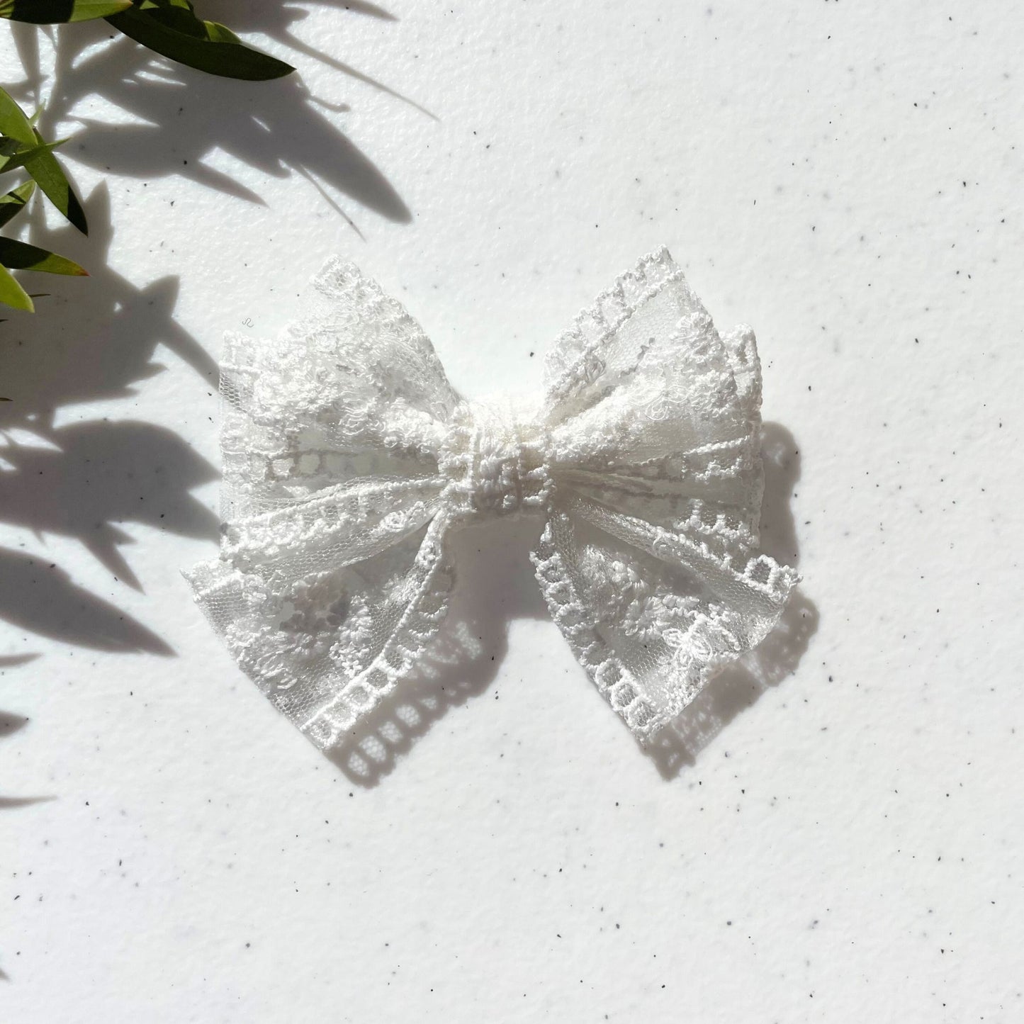 LACE BOW WHITE
