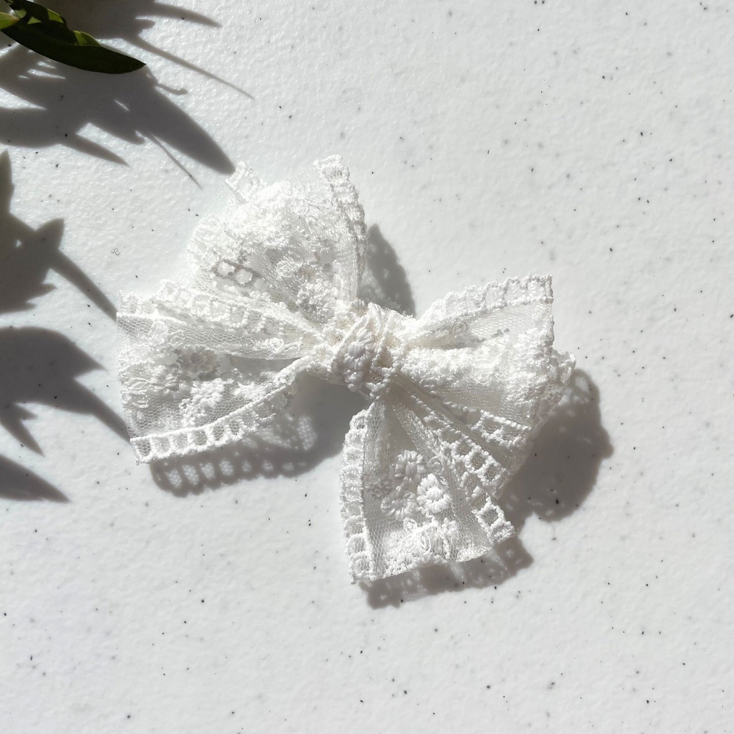 LACE BOW WHITE
