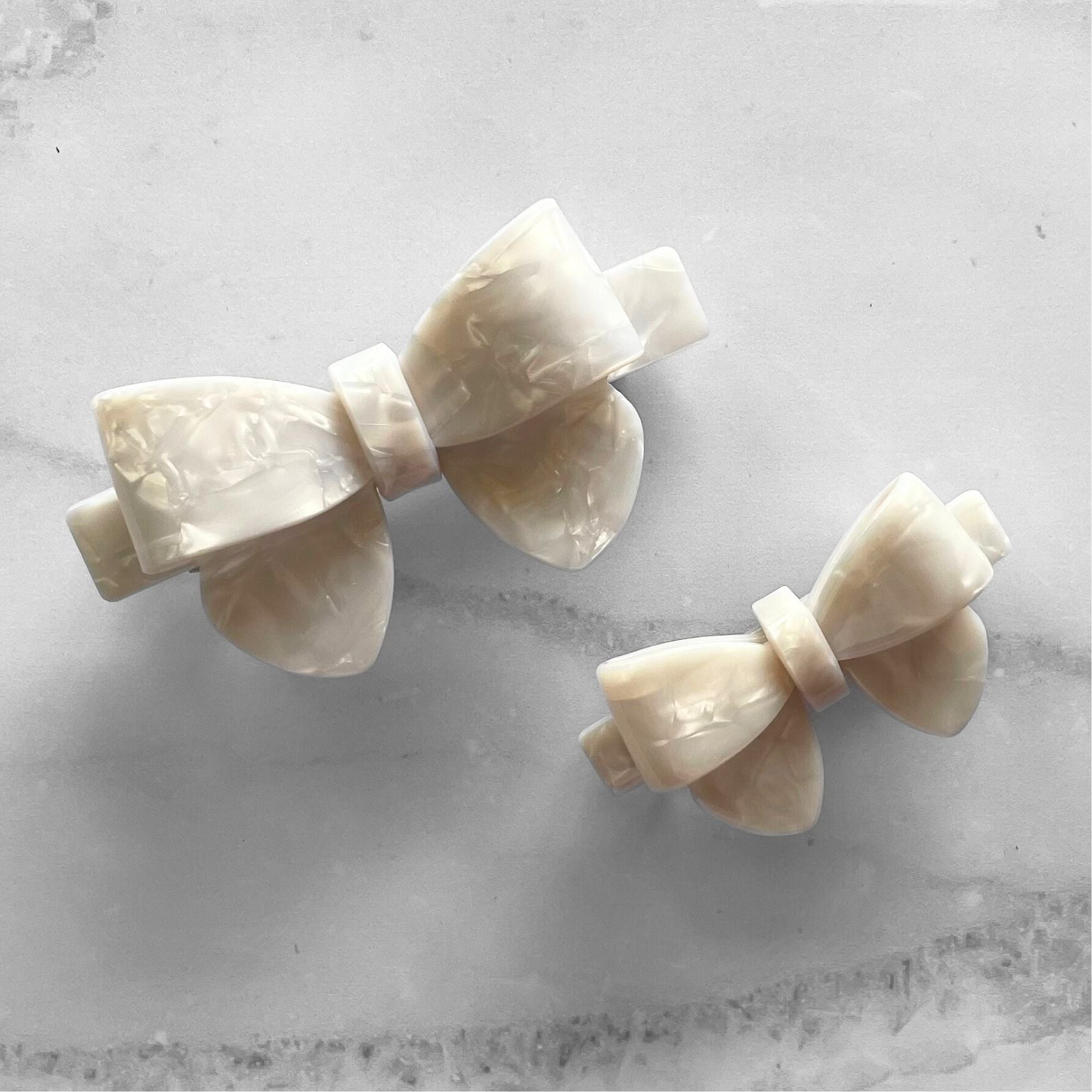 CLASSIC HAIR BOW BARRETTE - PEARL WHITE