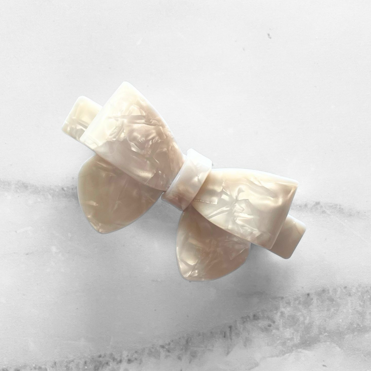 CLASSIC HAIR BOW BARRETTE - PEARL WHITE